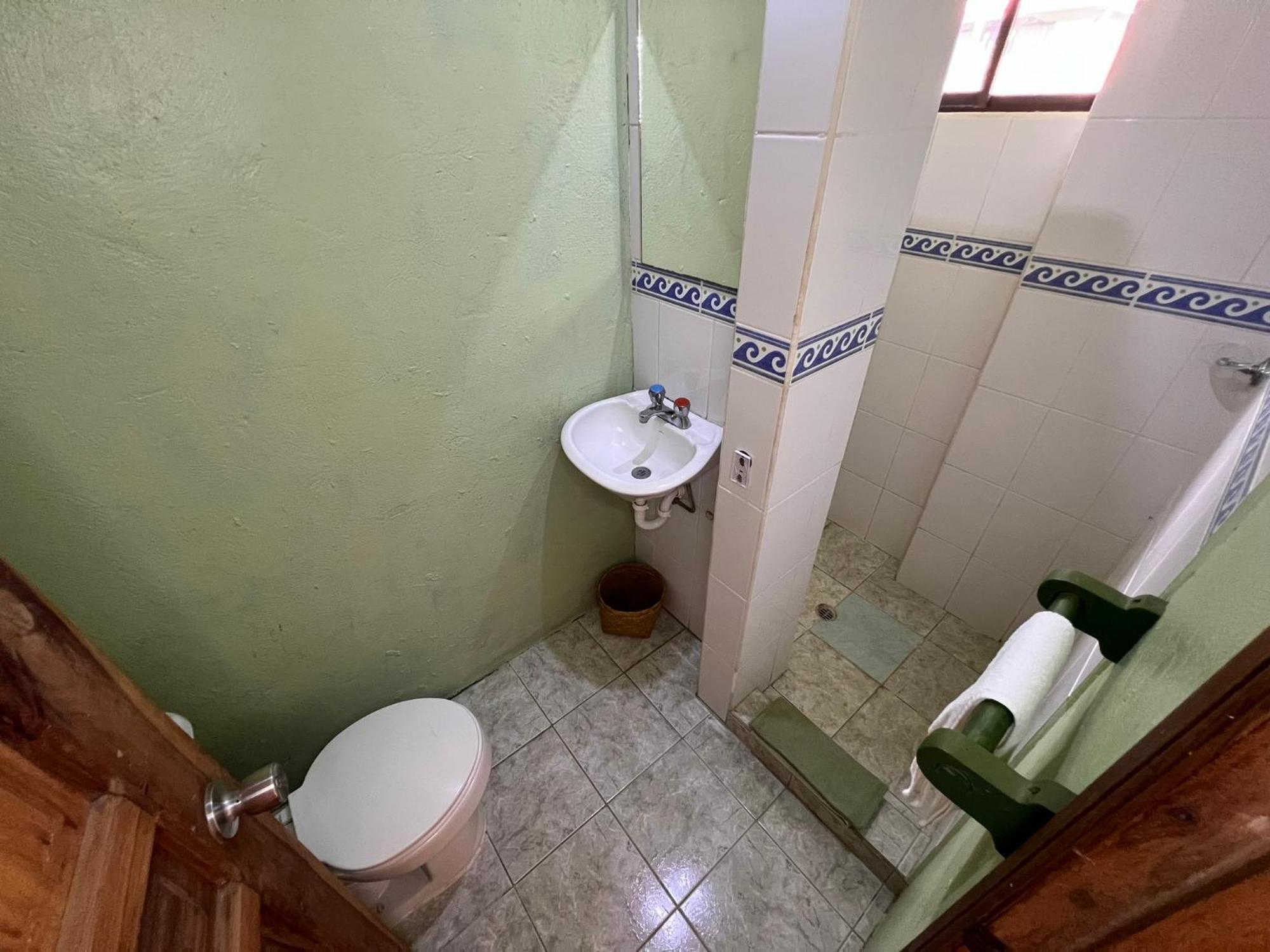 La Casa Verde Eco Guest House 巴尼奥斯 客房 照片