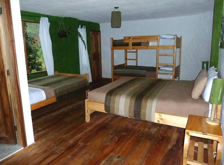 La Casa Verde Eco Guest House 巴尼奥斯 客房 照片